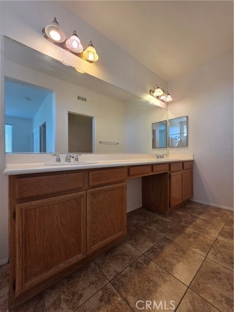 Building Photo - 2035 E Harvard Privado