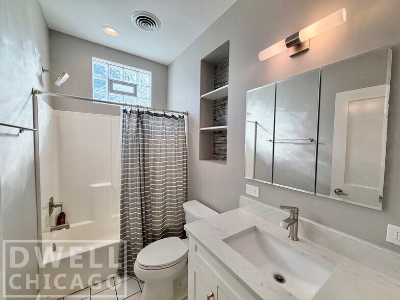 Building Photo - 4101 N Lincoln Ave