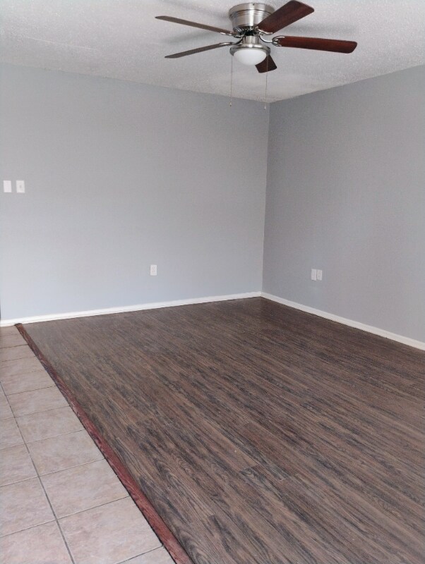 Building Photo - 1120 Sherron Ave