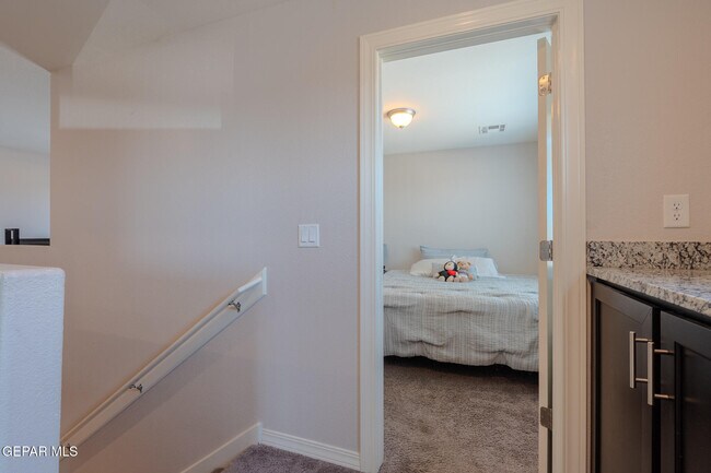 Building Photo - 305 Del Palmar