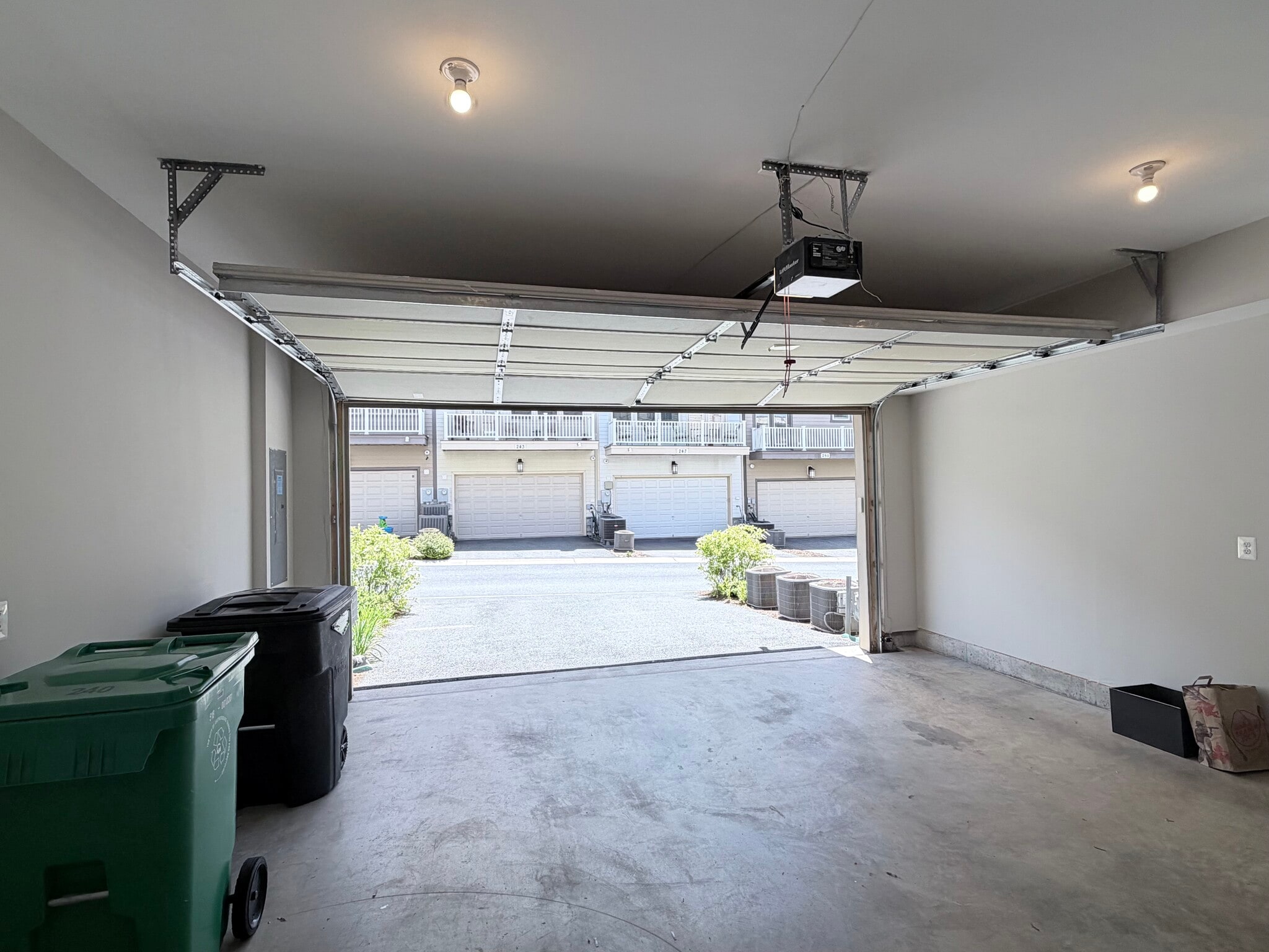 Building Photo - 240 Kepler Dr