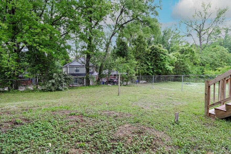 Building Photo - 2213 Fitzgerald Ave