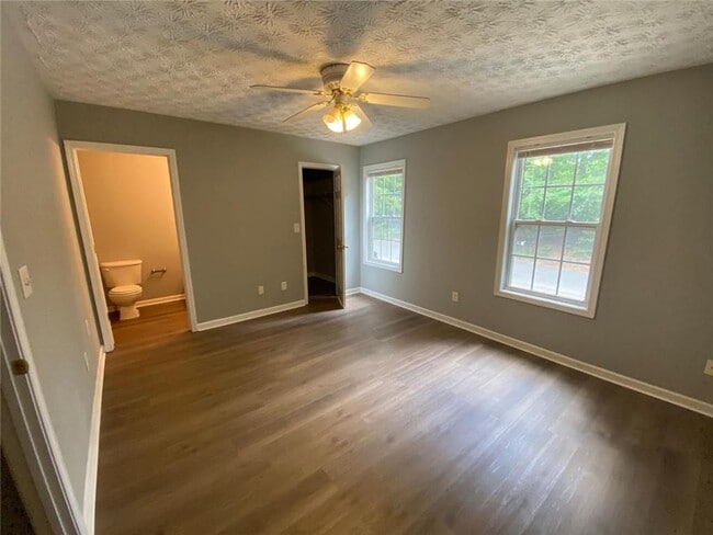 Building Photo - 4611 Logan Way