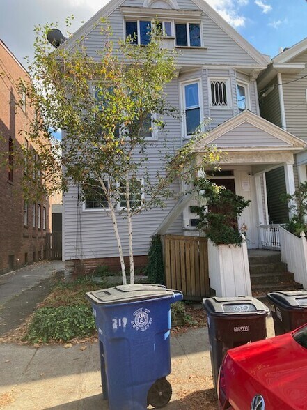 Building Photo - 219 Dwight St