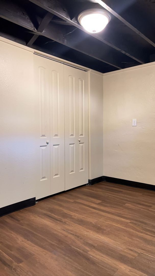 Building Photo - FREE PETS & UTILITIES BUNDLED! Walk to School of Mines from this Prime 2BR Golden Apt