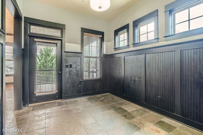 Building Photo - 4 br, 3.5 bath House - 2814 Prado Lane