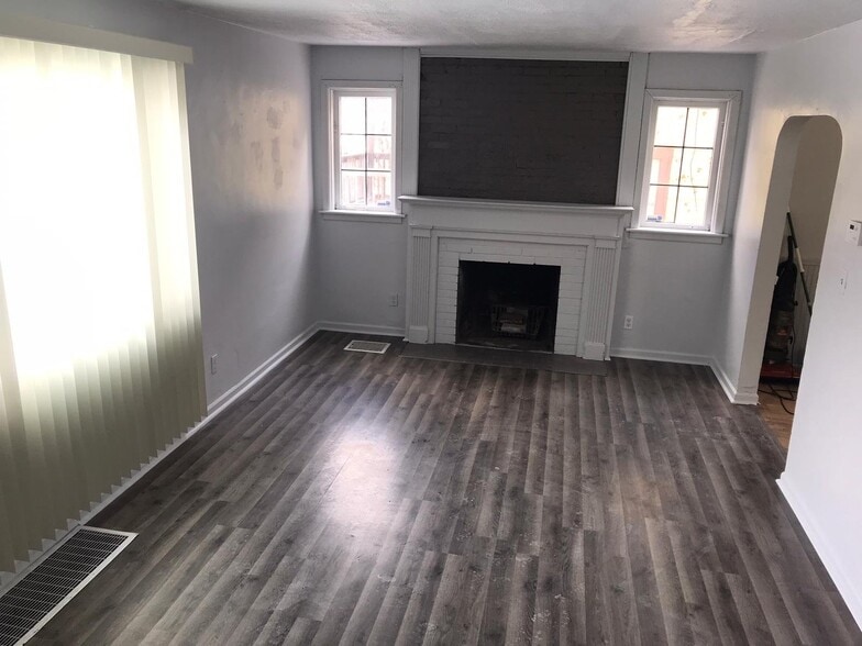 Building Photo - 1255 Genessee Ave