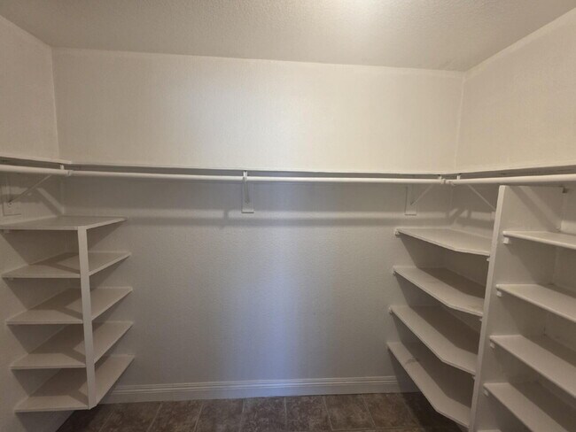 Building Photo - "Cozy 2-Bedroom Haven in North Las Vegas – 810 Sq Ft of Comfort on Harvard St!"