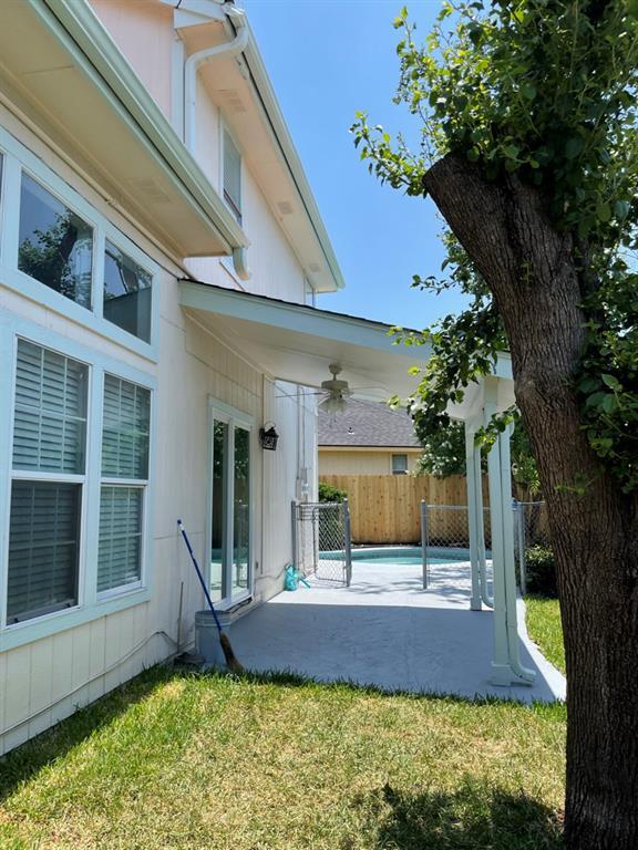 Building Photo - 2108 Zephyr Ln