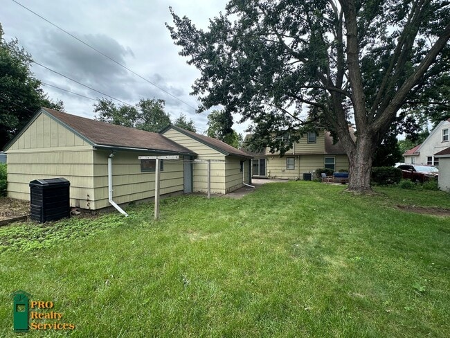 Building Photo - 3 Bedroom Home in St. Paul