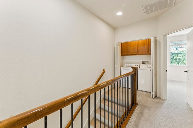 Building Photo - SUNNY TOWNHOME NEAR TRAILS STYLISH, FUNCTIONAL, & VERY ACCESSIBLE