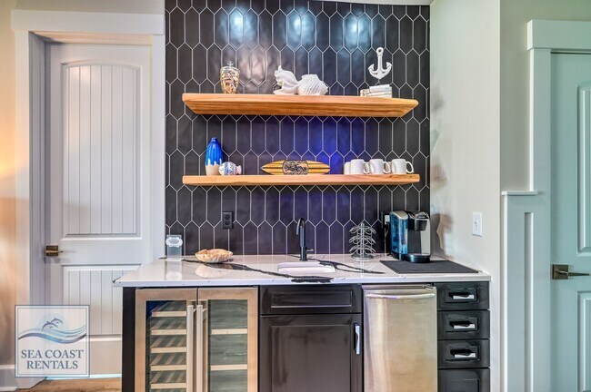 Building Photo - OFF-SEASON MONTHLY RENTAL - IT'S A BIG DILL!!