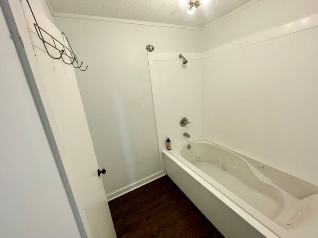 Building Photo - Spacious 4 bed 2 bath home for rent in Pearl!