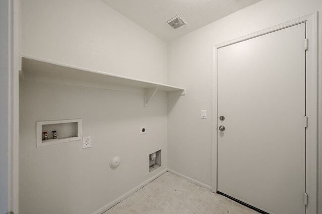 Building Photo - 12447 W El Nido Ln