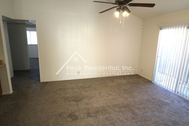 Building Photo - Fair Oaks 2bd/1ba Duplex with Garage near Sunrise & Sunset Ave