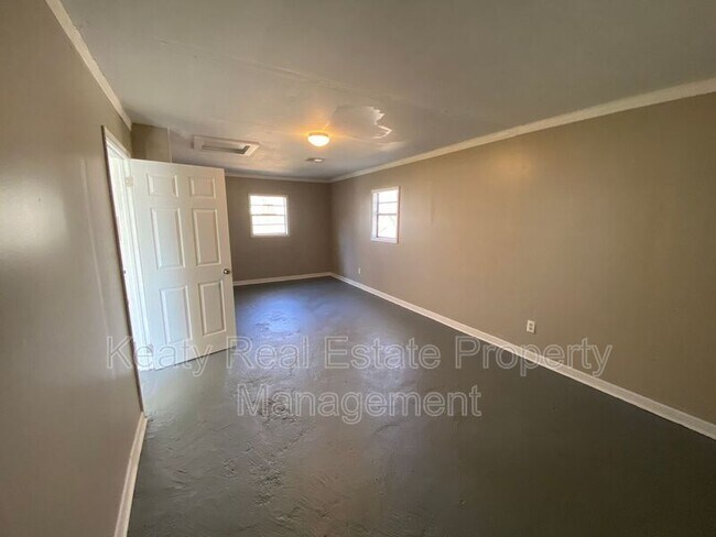 Building Photo - 1140 Madeline Ave