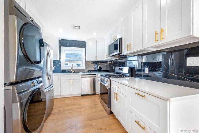 Building Photo - 50 Mahland Pl