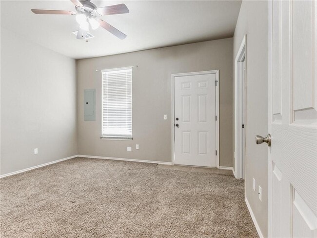 Building Photo - 804 Aspen Dr