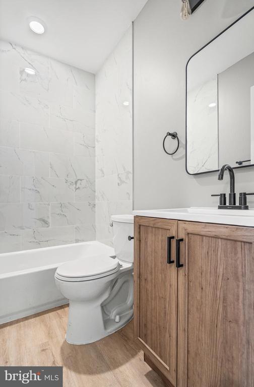 Building Photo - 3034 Arunah Ave