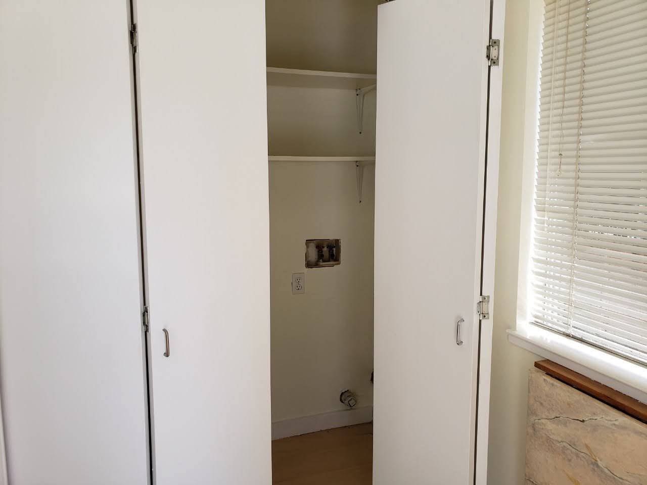 Closet w/ Washer & Dryer Hook up - 1409 Park Ave