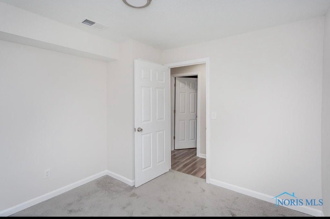 Building Photo - 421 E Streicher St