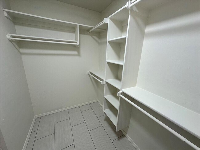 Building Photo - 4613 SE 78th St