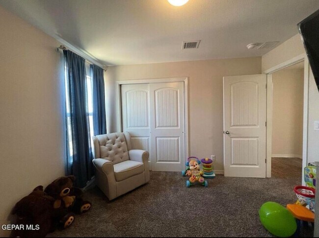 Building Photo - 420 Villa Socorro Pl