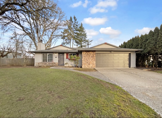 Building Photo - 2730 SE 45th Ct