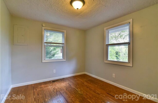 Building Photo - 50 Booker St