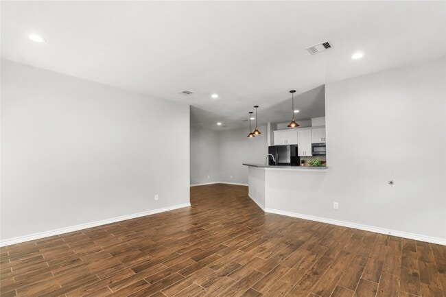 Building Photo - 507 E Foley St