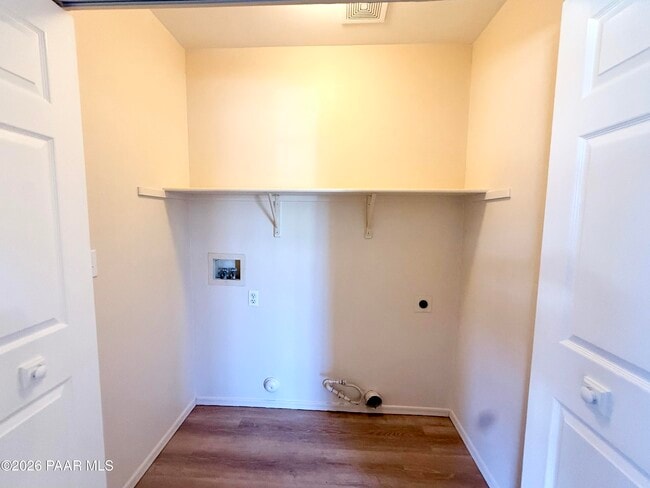 Building Photo - 8561 E Posse Cir