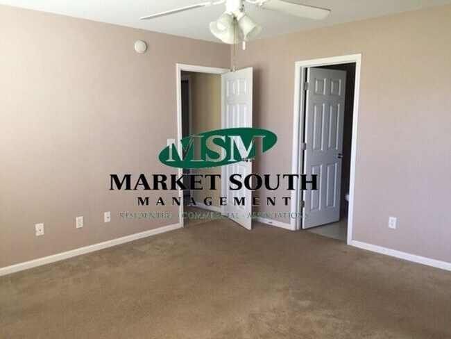 Building Photo - LAKESHORE SUBDIVISION - PORT WENTWORTH