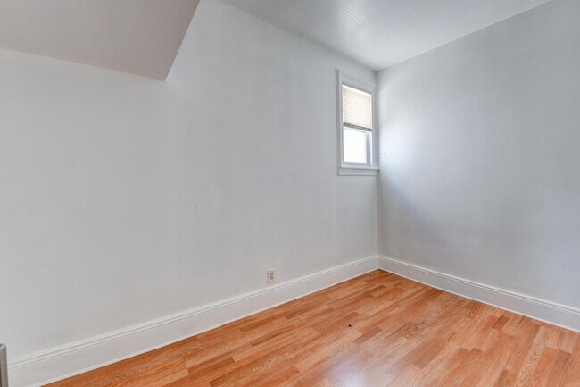 Building Photo - 477 Liberty Ave
