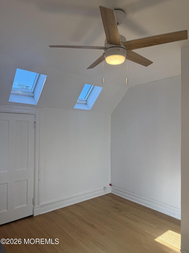 Building Photo - 84 McLaren St