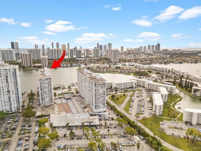 Building Photo - 18071 Biscayne Blvd