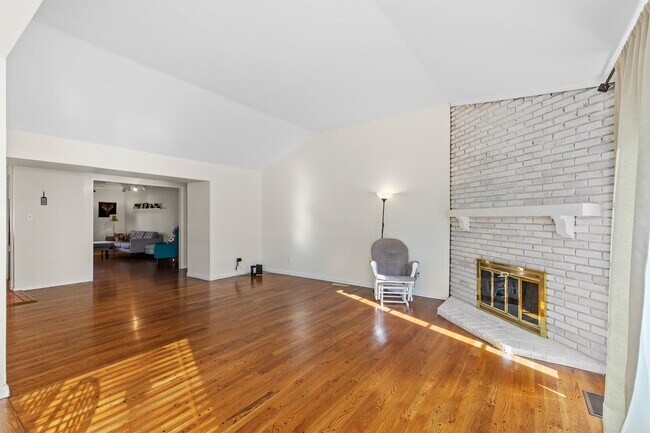 Building Photo - 12958 Ambois Dr