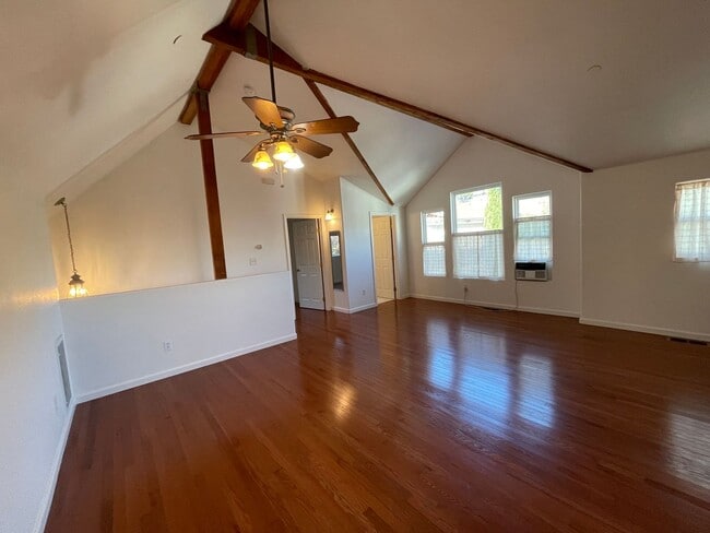 Building Photo - 837 Bantam Way