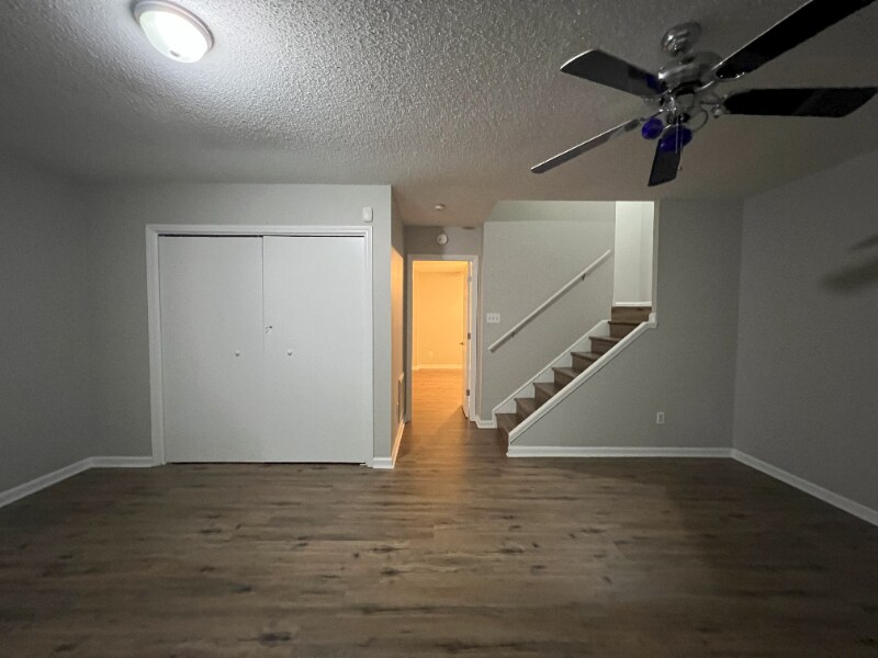 Building Photo - 7271 Sandy Creek Dr