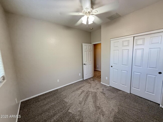 Building Photo - 5355 W Chisum Trail