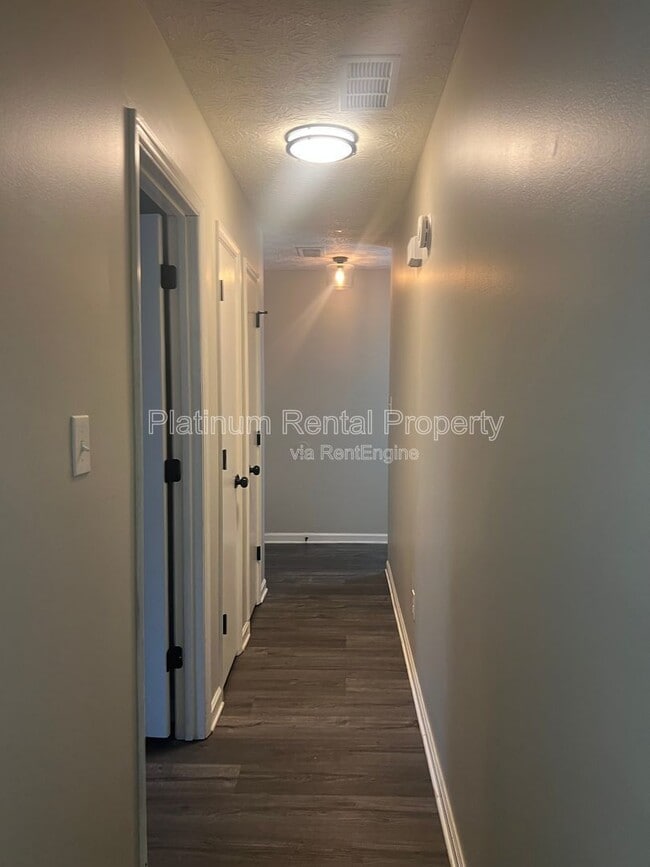 Building Photo - 1614 Riverside Trail NE