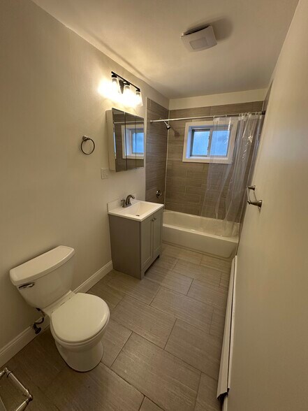 Building Photo - 65 Chiswick Rd