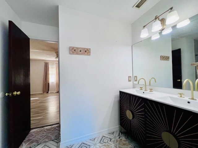 Building Photo - Elegant 3-Bed, 2-Bath Home in Prime Orland...