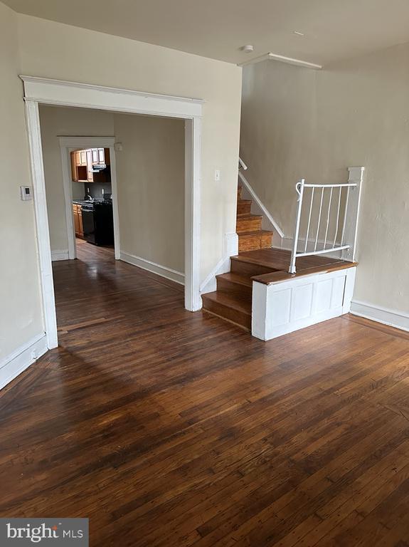 Building Photo - 2033 Wilmot St