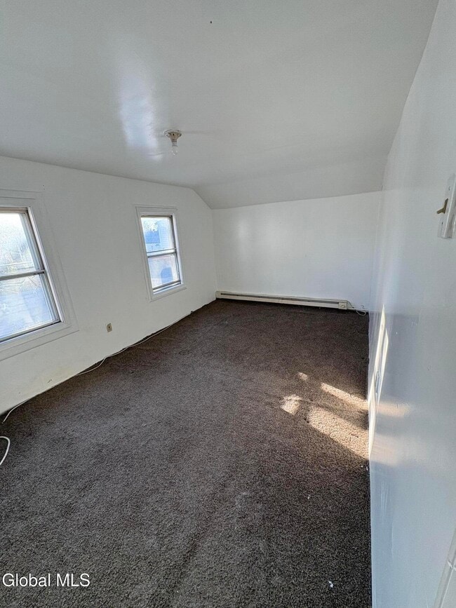 Building Photo - 246 Duane Ave