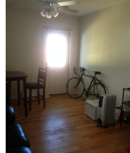 Building Photo - 10 Moreland St