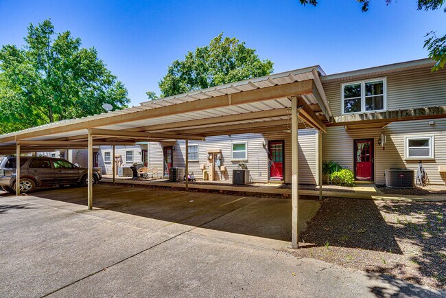 Building Photo - 2630 Kantz Dr