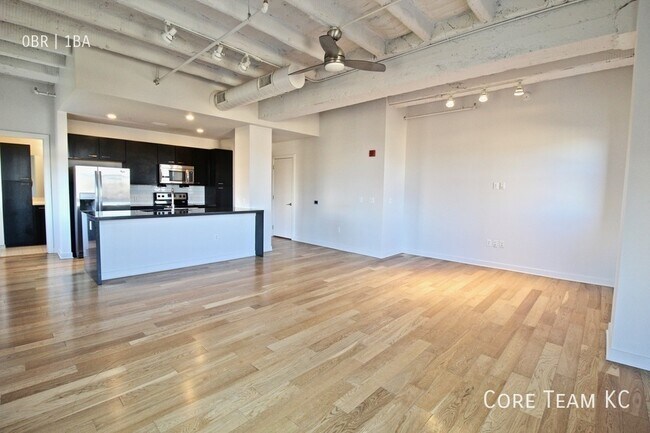 Building Photo - 217 W Pershing Rd