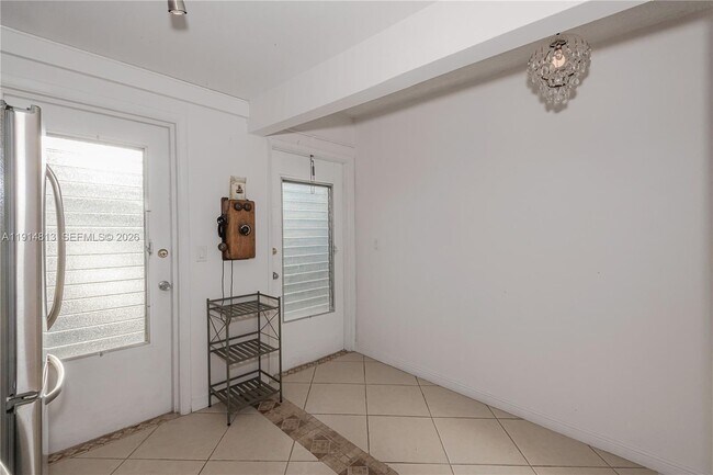 Building Photo - 440 Paradise Isle Blvd