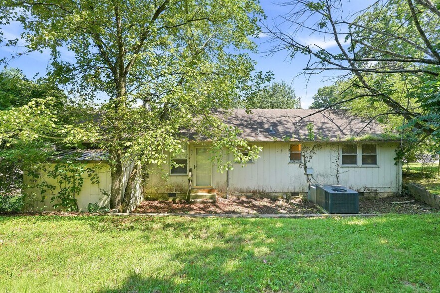 Building Photo - 3260 Niagara Dr