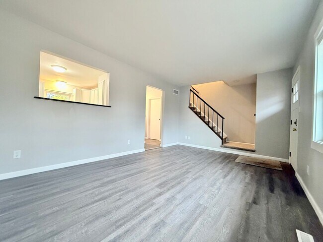 Building Photo - Pennoyer 1703/1705